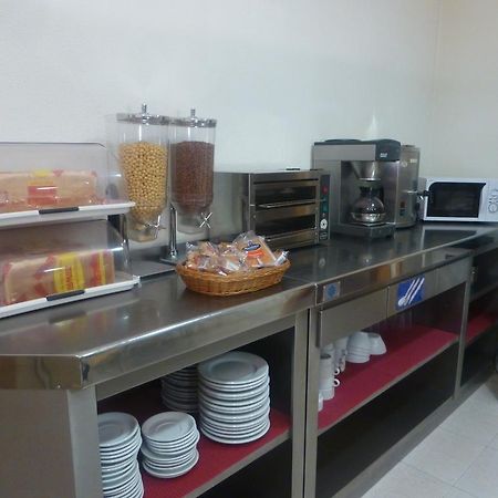 Hostal El Val Alcala de Henares Bagian luar foto